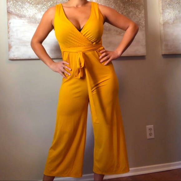 Yellow Sleeveless Jumper - Picture 1 of 4